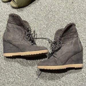 Brown ankle for boots